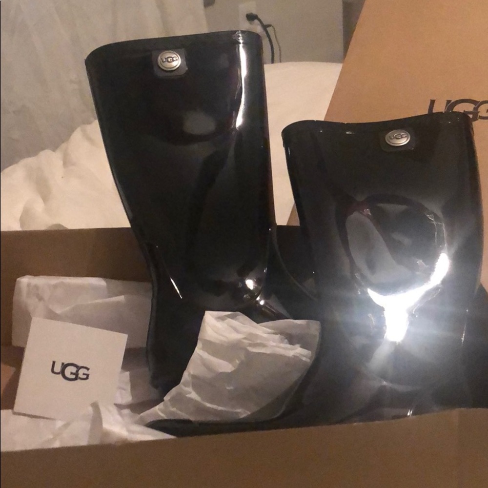 Brand new Black shiny ugg rainboots